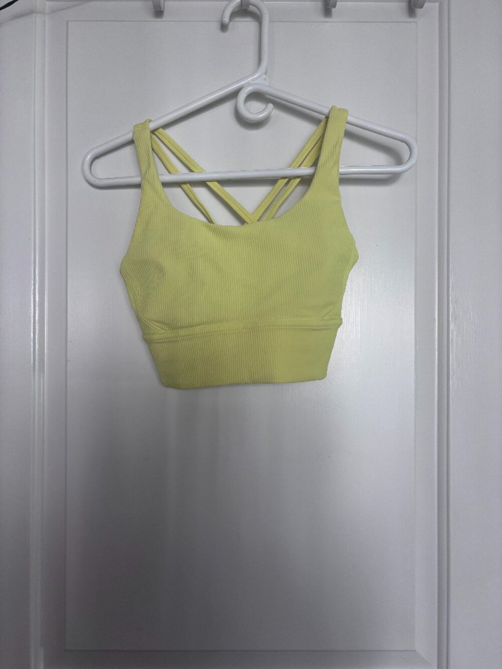Pre-worn MINT Lululemon Women's Size 8 Yellow Sports Bra
